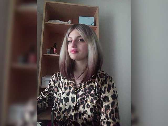 Sonyagasay live cam on BongaCams