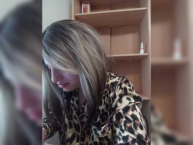 Sonyagasay live cam on BongaCams