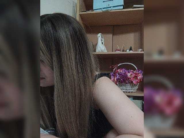 Sonyagasay live cam on BongaCams