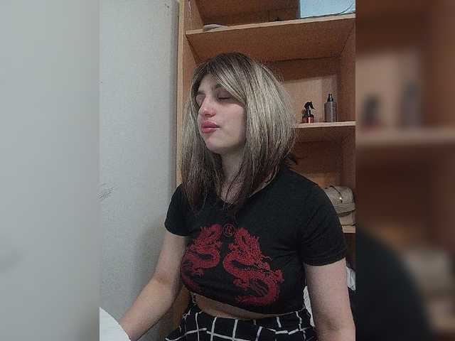 Sonyagasay live cam on BongaCams