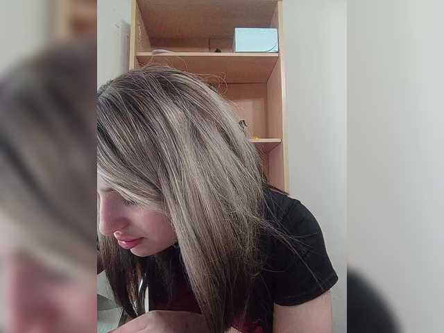 Sonyagasay live cam on BongaCams