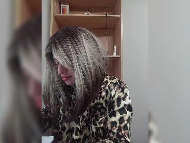 Sonyagasay live cam on BongaCams