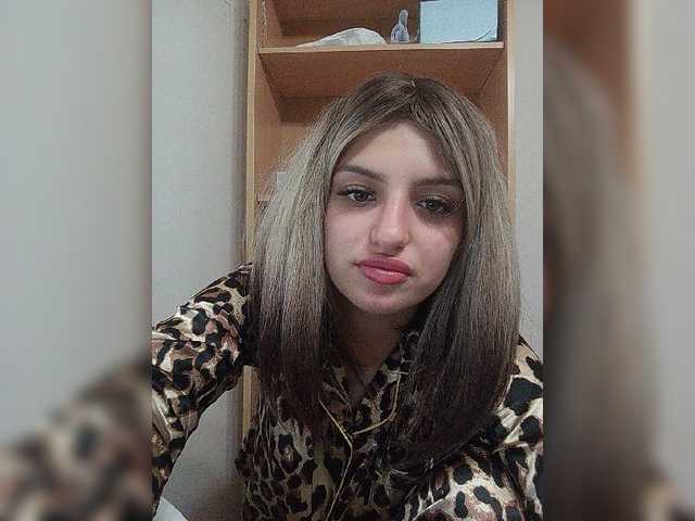 Sonyagasay live cam on BongaCams