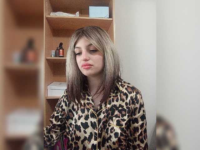 Sonyagasay live cam on BongaCams