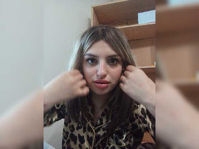 Sonyagasay live cam on BongaCams