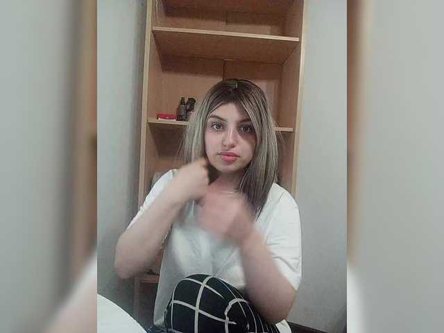 Sonyagasay live cam on BongaCams