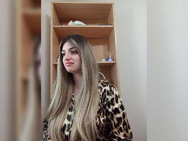 Sonyagasay live cam on BongaCams