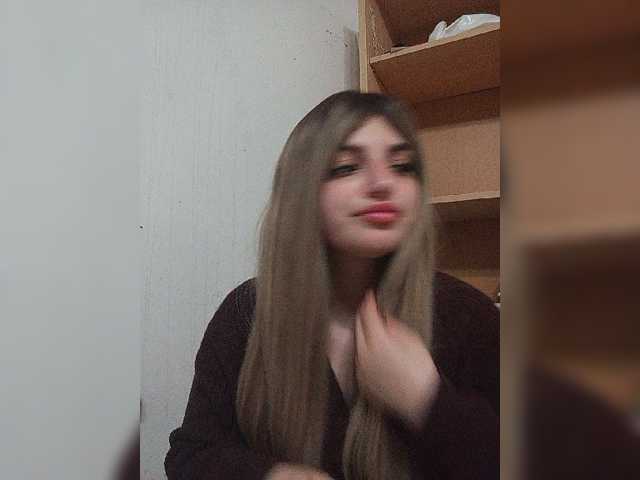 Sonyagasay live cam on BongaCams