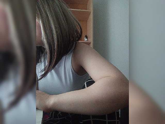 Sonyagasay live cam on BongaCams