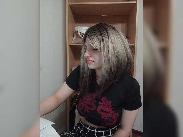 Sonyagasay live cam on BongaCams
