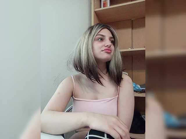 Sonyagasay live cam on BongaCams