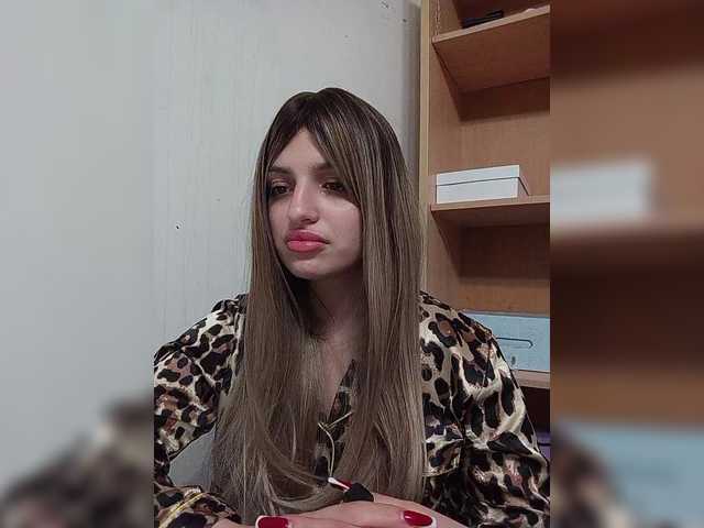 Sonyagasay live cam on BongaCams