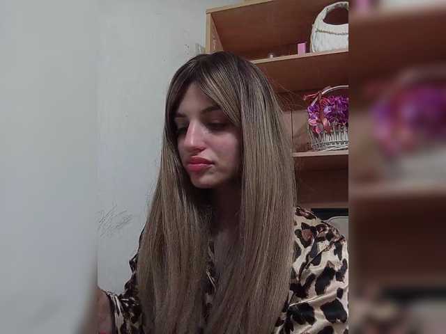 Sonyagasay live cam on BongaCams