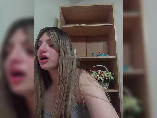 Sonyagasay live cam on BongaCams