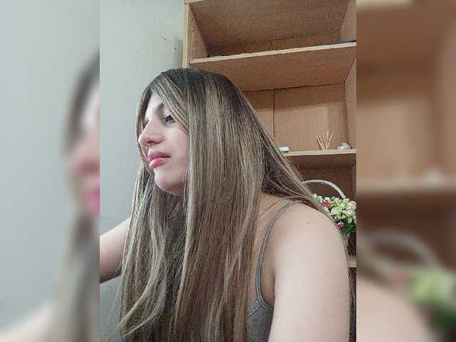 Sonyagasay live cam on BongaCams
