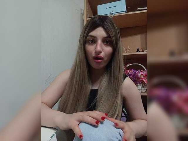 Sonyagasay live cam on BongaCams