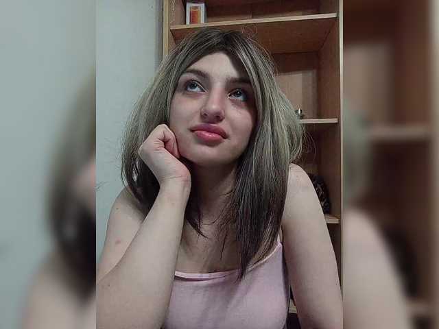 Sonyagasay live cam on BongaCams