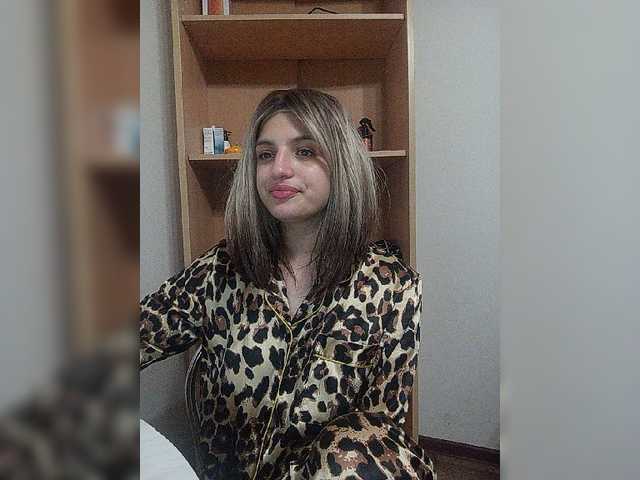 Sonyagasay live cam on BongaCams