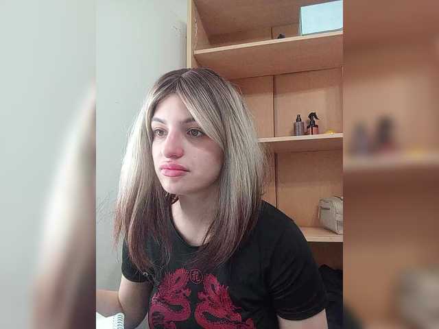 Sonyagasay live cam on BongaCams