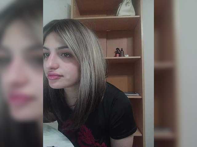 Sonyagasay live cam on BongaCams