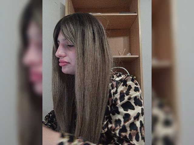 Sonyagasay live cam on BongaCams
