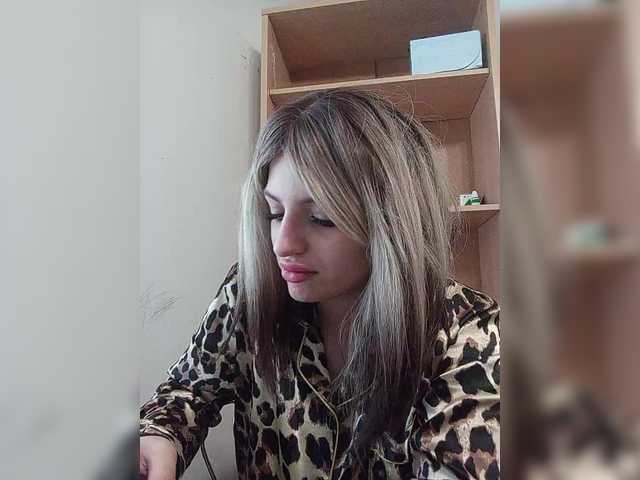 Sonyagasay live cam on BongaCams