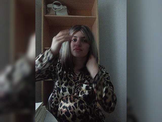 Sonyagasay live cam on BongaCams
