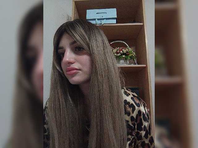 Sonyagasay live cam on BongaCams