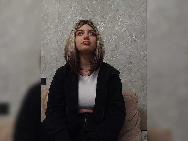 Sonyagasay live cam on BongaCams