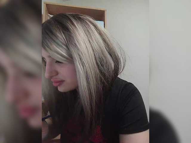 Sonyagasay live cam on BongaCams