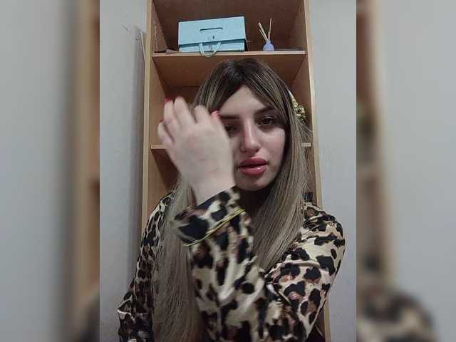 Sonyagasay live cam on BongaCams