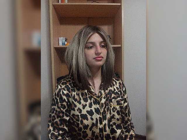 Sonyagasay live cam on BongaCams