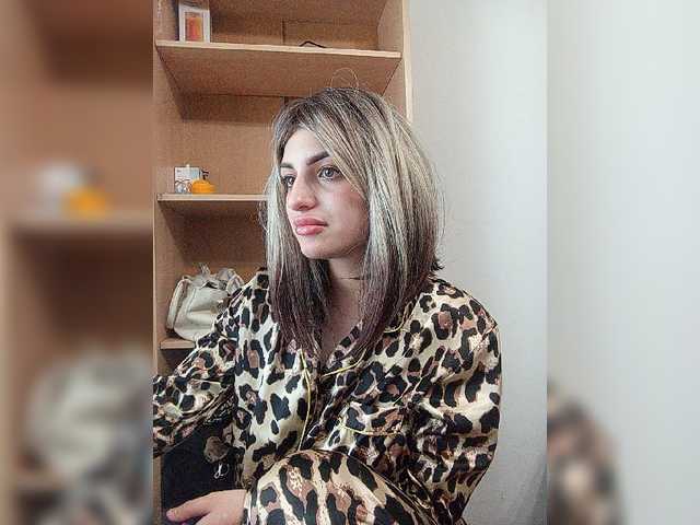 Sonyagasay live cam on BongaCams