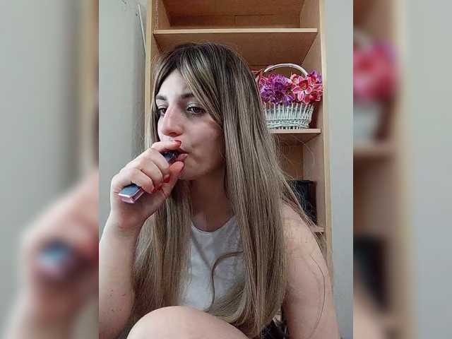 Sonyagasay live cam on BongaCams