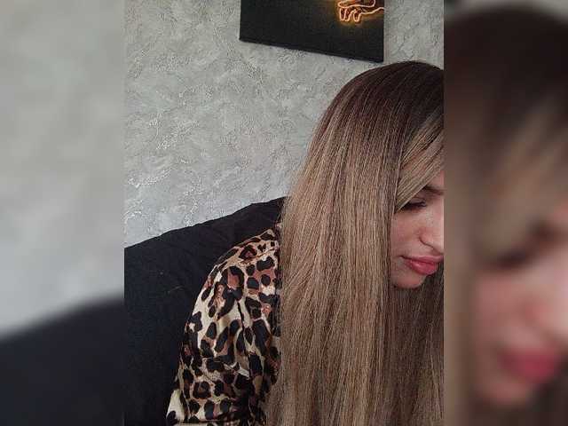 Sonyagasay live cam on BongaCams