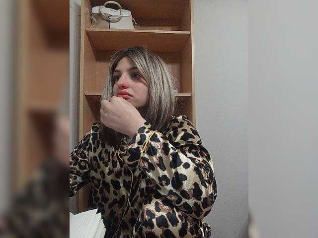 Sonyagasay live cam on BongaCams