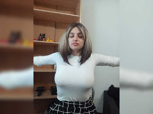 Sonyagasay live cam on BongaCams