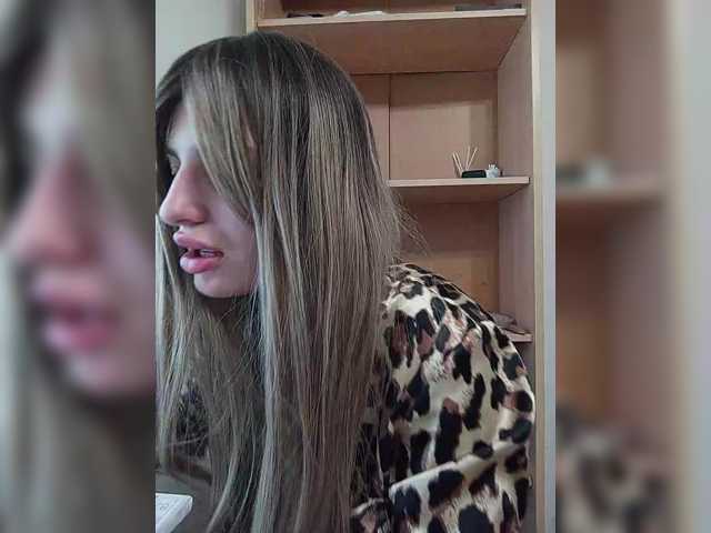 Sonyagasay live cam on BongaCams