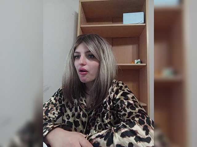 Sonyagasay live cam on BongaCams