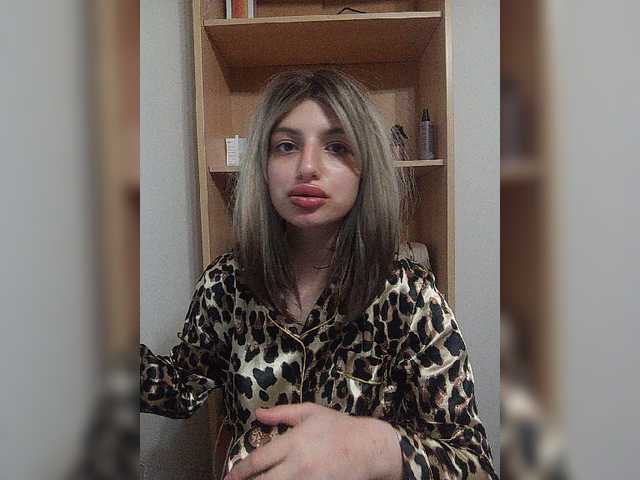 Sonyagasay live cam on BongaCams