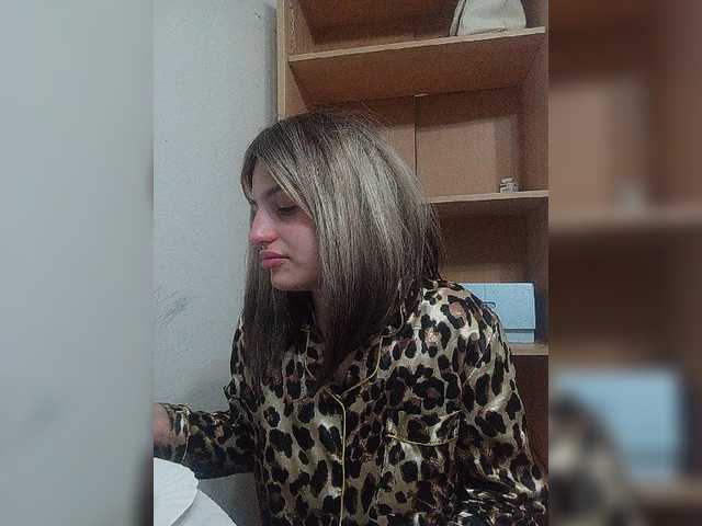 Sonyagasay live cam on BongaCams