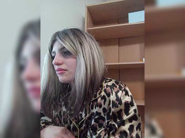 Sonyagasay live cam on BongaCams