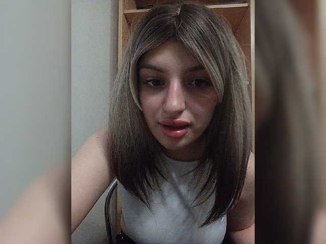 Sonyagasay live cam on BongaCams