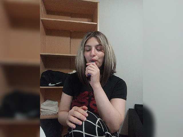 Sonyagasay live cam on BongaCams