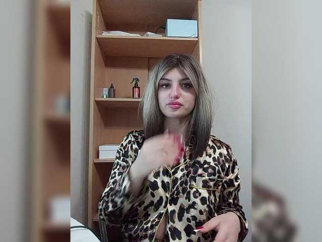 Sonyagasay live cam on BongaCams