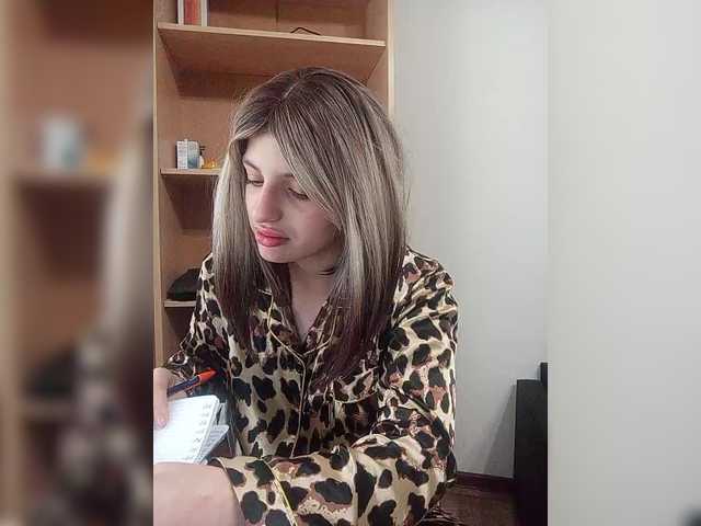 Sonyagasay live cam on BongaCams