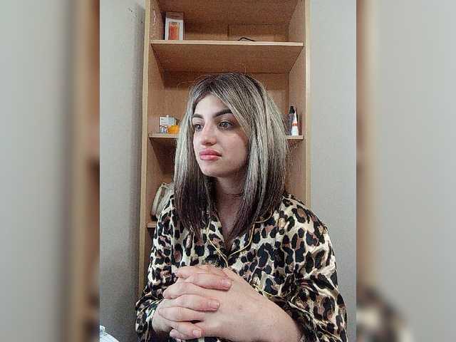 Sonyagasay live cam on BongaCams