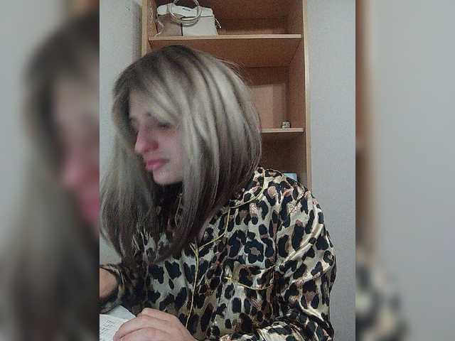 Sonyagasay live cam on BongaCams