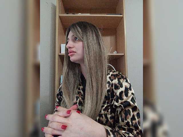 Sonyagasay live cam on BongaCams