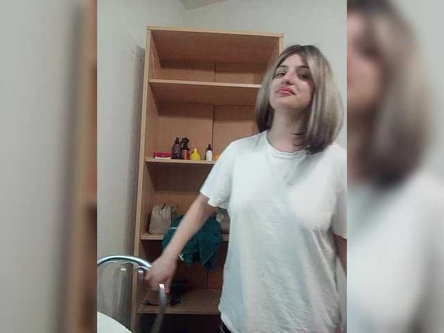 Sonyagasay live cam on BongaCams